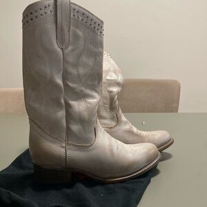 Free Bird Western Booties, Model: Zion. Never worn. Off-White color with zipper.
